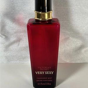 Victoria’s Secret Very Sexy Fine body Mist 2.5 oz